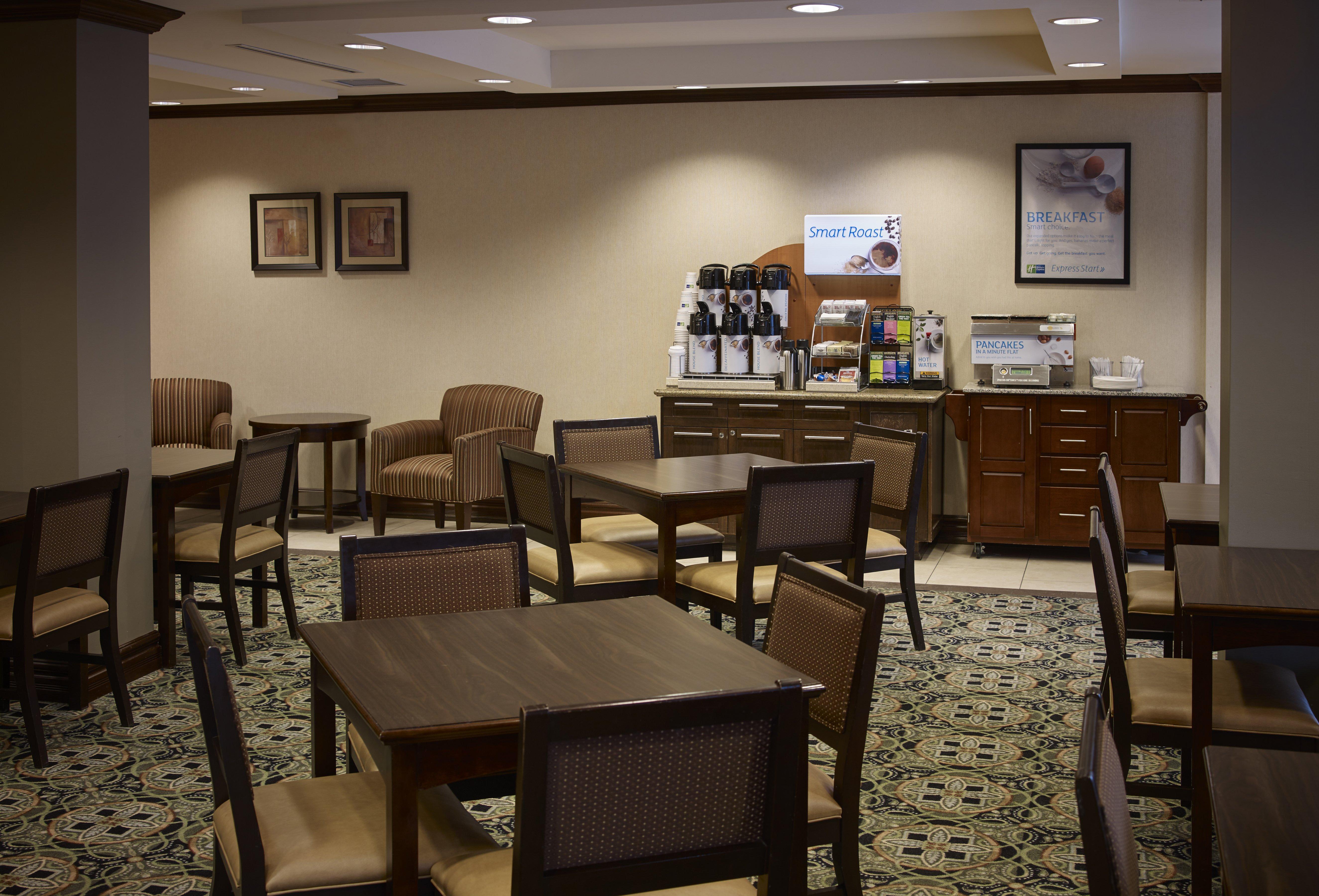 Holiday Inn Express & Suites Huntsville By Ihg Exterior photo
