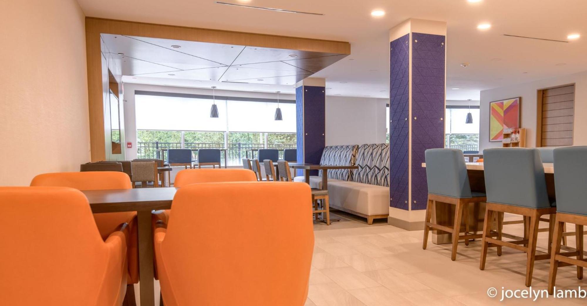 Holiday Inn Express & Suites Huntsville By Ihg Exterior photo