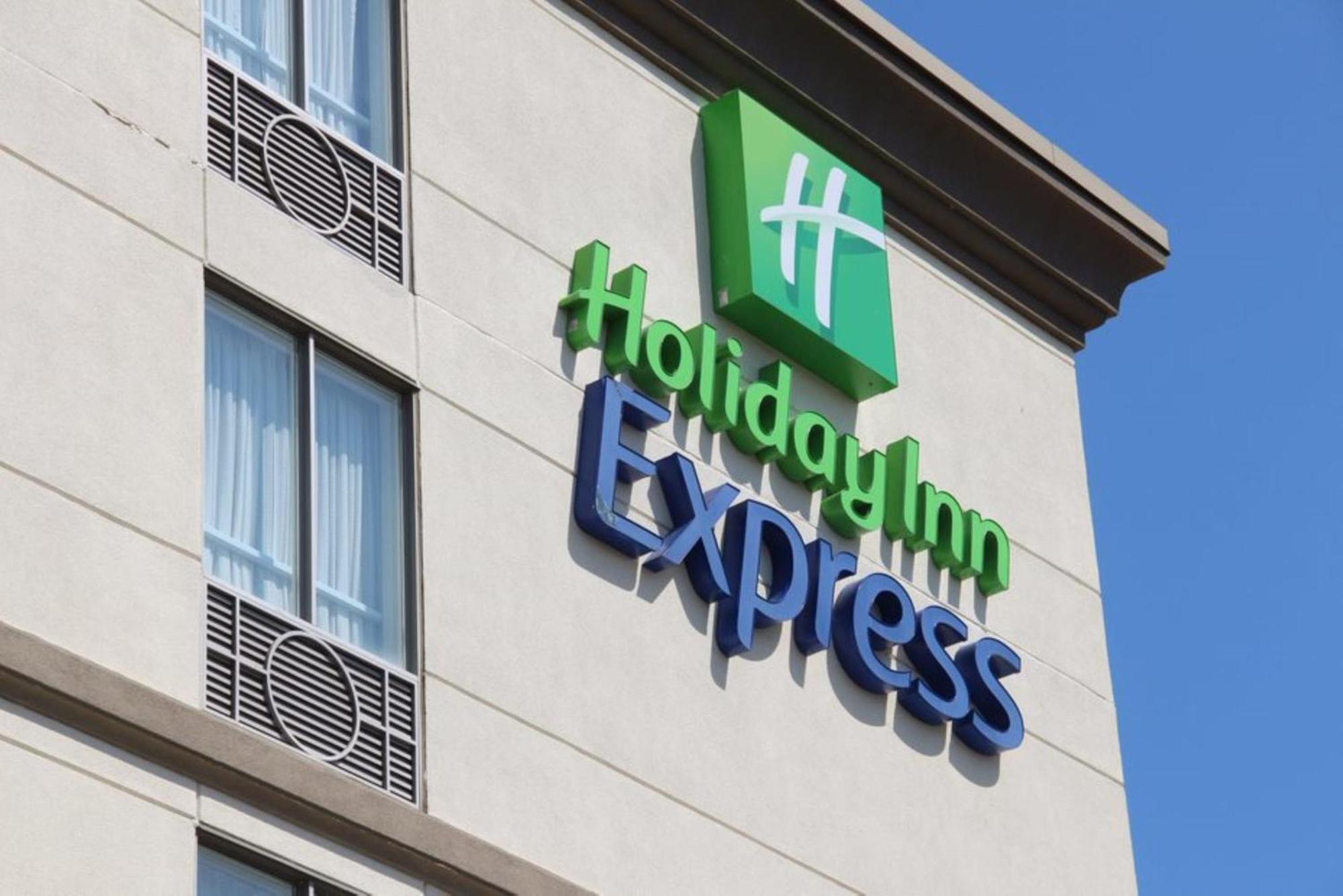 Holiday Inn Express & Suites Huntsville By Ihg Exterior photo