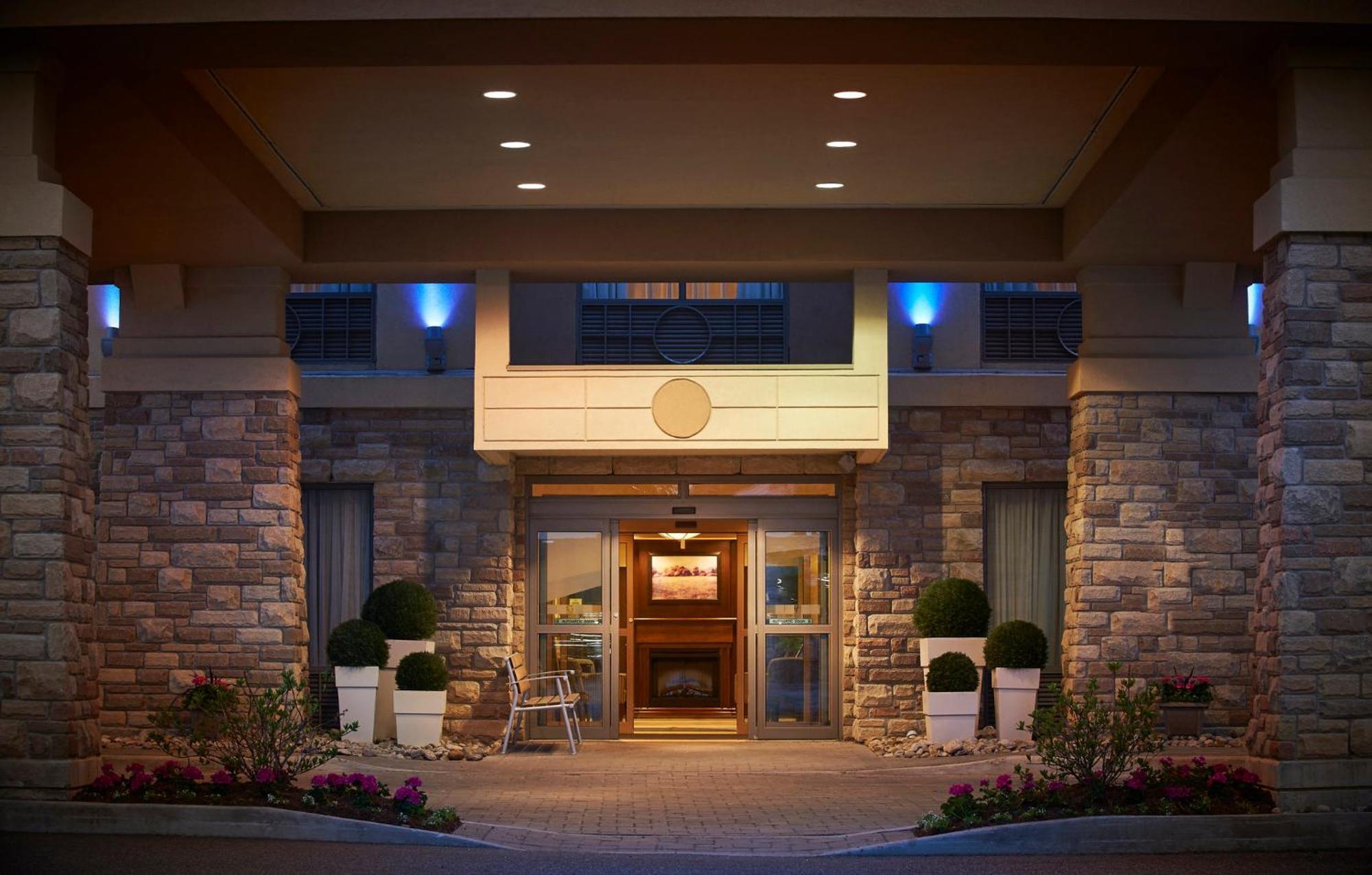 Holiday Inn Express & Suites Huntsville By Ihg Exterior photo