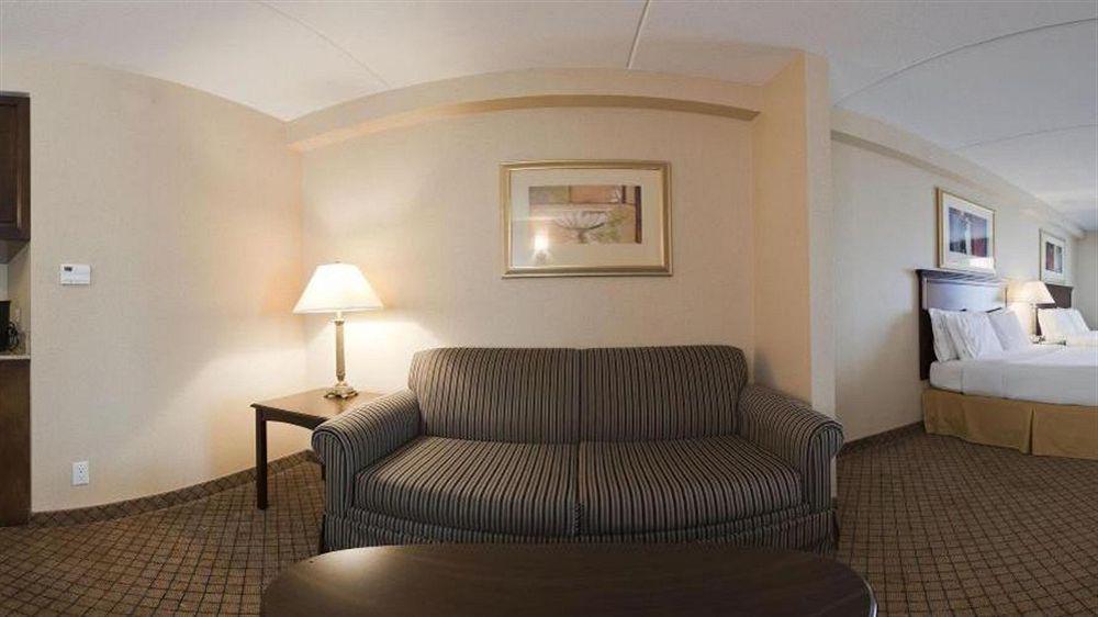 Holiday Inn Express & Suites Huntsville By Ihg Exterior photo